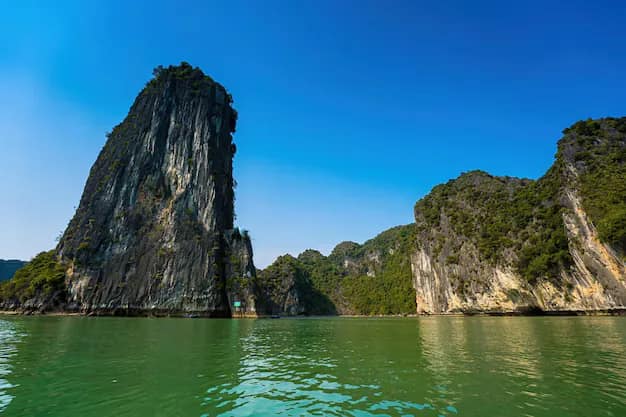 Ha Long Bay Travel Guide from India: Cruises, Caves & Karsts Done Right