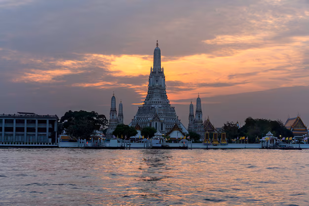 Thailand for First-Timers: The Complete Guide from Surat