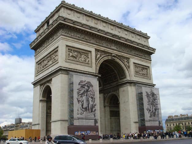 Europe in 10 Days: A First-Timer’s Grand Tour from Surat