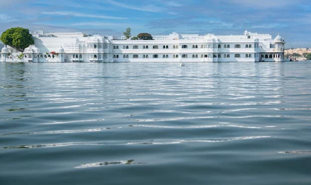 Udaipur + Mount Abu Long Weekend from Gujarat: Lakes, Marble Temples and Rooftop Dinners